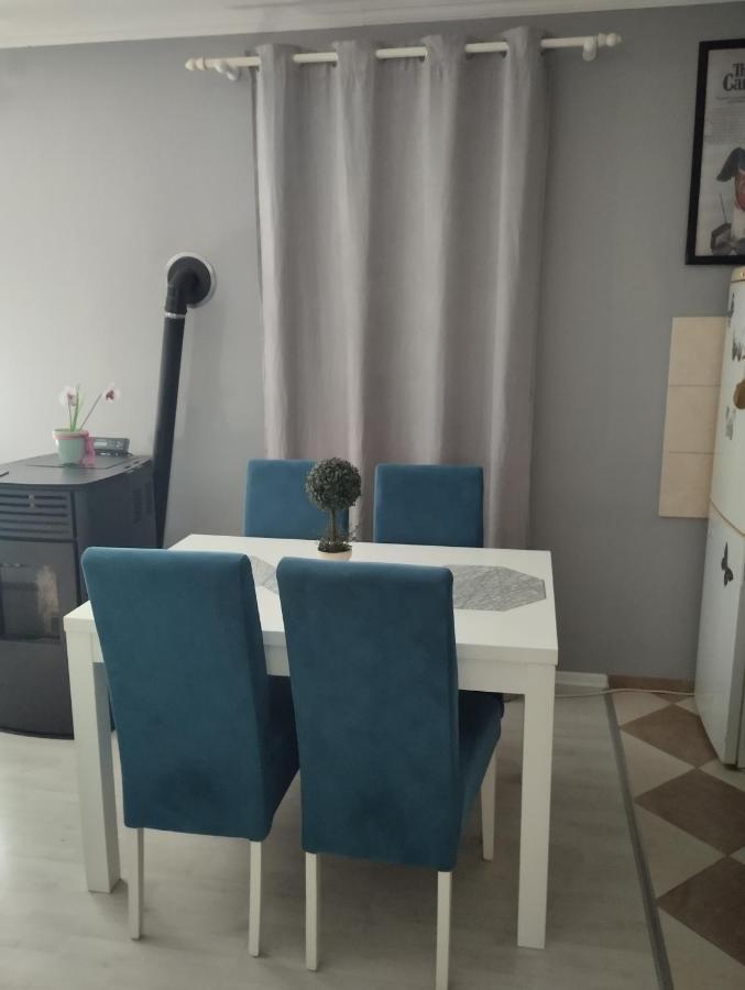 Apartman All Seasons Hotonj 외부 사진