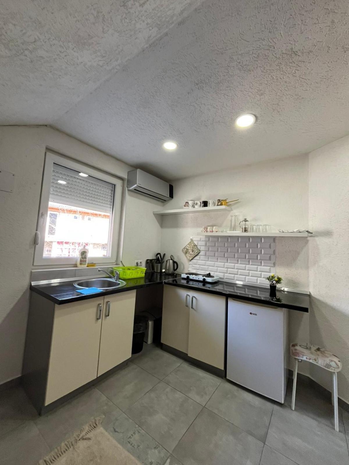Apartman All Seasons Hotonj 외부 사진